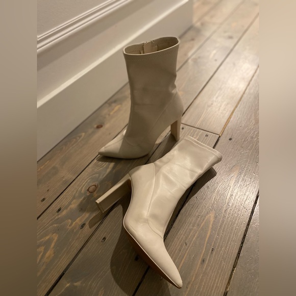 Aldo off white high boot. - Picture 3 of 4